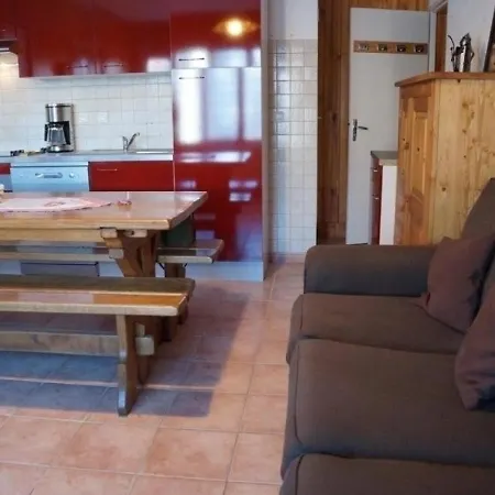 House 6 Personnes Jolie Location Proche Des Pistes A Avec Parking. Vakantiehuis